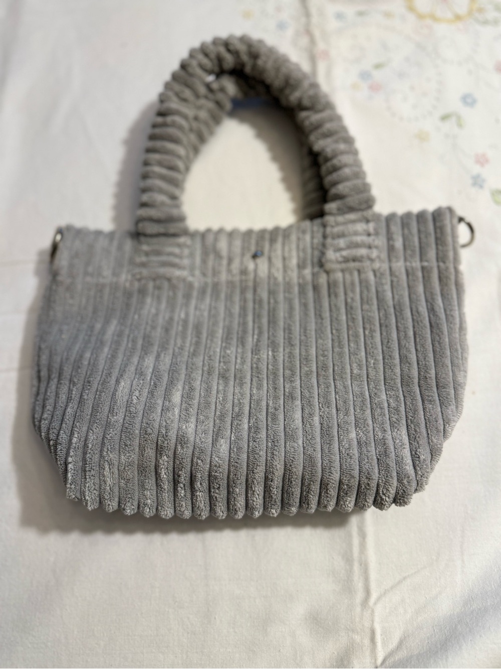 Plush Ribbed Tote Bag in Light Gray — Casual Everyday Handbag